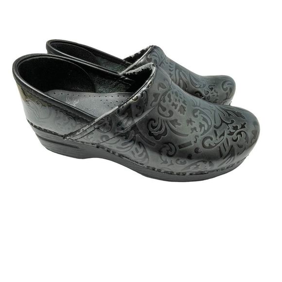 Women’s Dansko Clogs size 39 - Picture 1 of 6